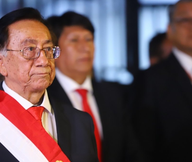 Peru Geçici Devlet Başkanlığı'na Jose Maria Balcazar seçildi