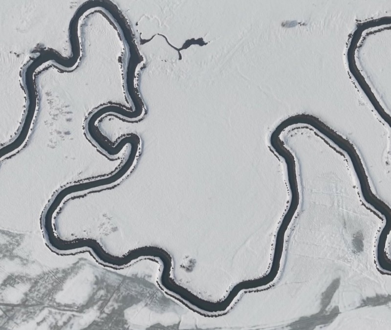 Hakkari'de beyaz örtüyle kaplanan Menderesler görüntülendi