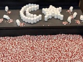 Afyonkarahisar'da yolcu otobüsünde 7 bine yakın uyuşturucu hap ele geçirildi