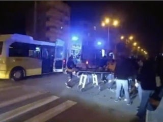 Mardin’de motosiklet yayaya çarptı: Kaza anı kamerada