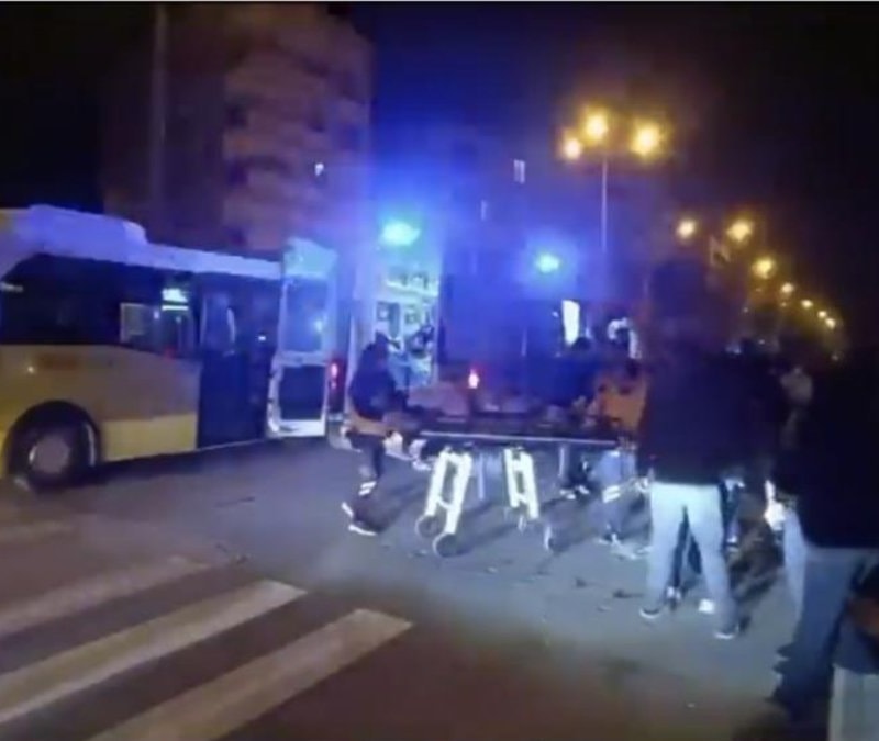 Mardin’de motosiklet yayaya çarptı: Kaza anı kamerada