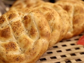 Ustalar, Ramazan pidesini iftara yetiştirmek için yoğun mesai harcıyor