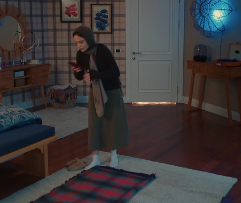 Aynı Yağmurun Altında dizisinin ekrana kilitleyen namaz kılma sahnesi