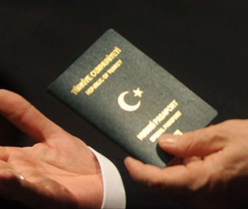 Türk pasaport sayfalarındaki helogramlar Belaruslu pasaport kontrol memurunu hayran bıraktı