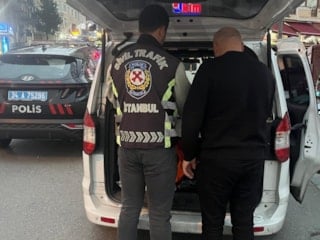 İstanbul'da trafikte yol verme kavgası: Sürücüye para cezası kesildi