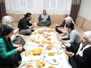 Hakkari Şemdinli'de ilk iftar yapıldı