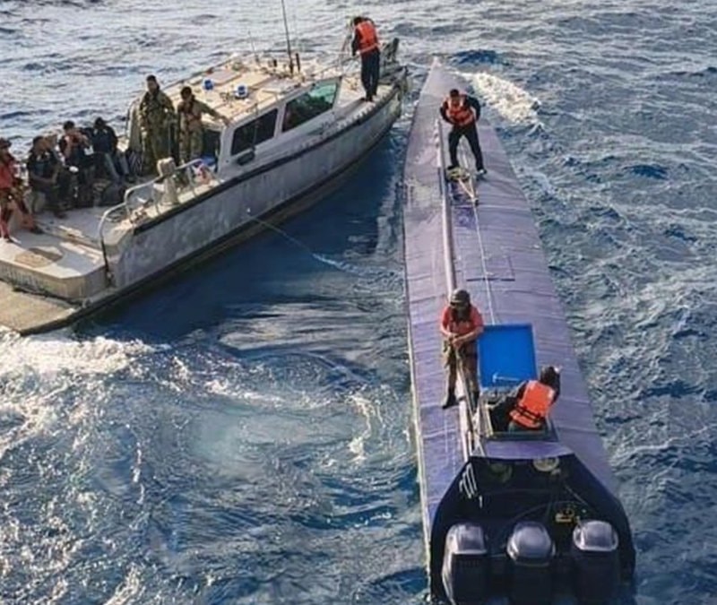 Meksika'dan kartellere darbe: 4 ton kokain taşıyan denizaltı ele geçirildi