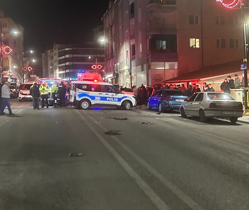 Sivas'ta teravih namazına giden gelin-kaynanaya otomobil çarptı: 1 ölü