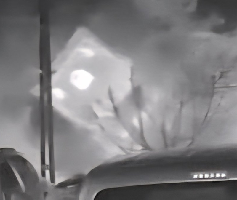 Hatay'da kamyon uçuruma devrildi