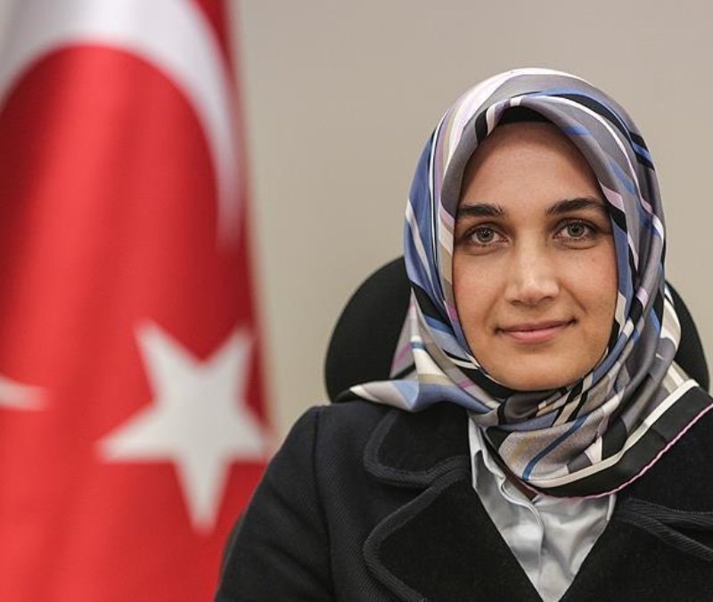 Kübra Güran Yiğitbaşı, ilk başörtülü bakan yardımcısı oldu