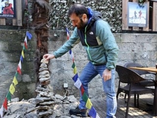 Trabzonlu dağcı, zirvelerden topladığı taşlarla kafesine dağ ruhu kattı