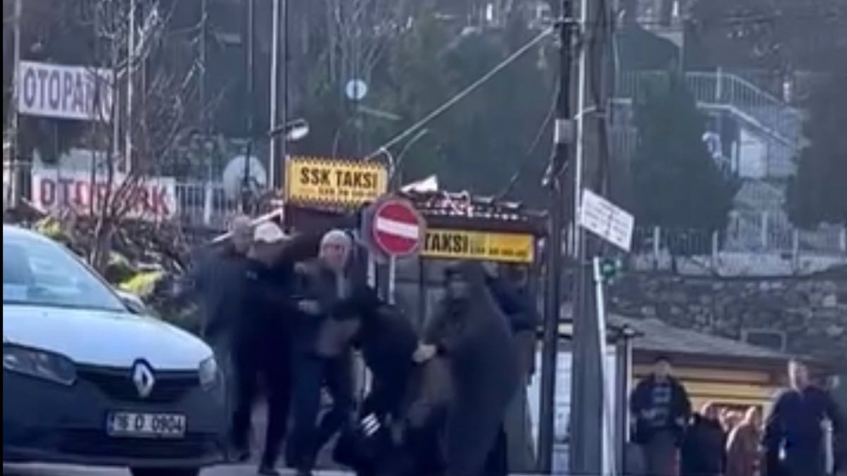 Bursa'da yol verme kavgası: Yumruklar havada uçuştu