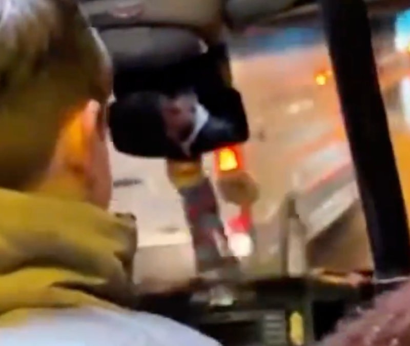 İstanbul'da dolmuşta fazla yolcu tartışması: Şikayet edebilirsin