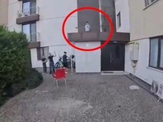 Bursa'da önce siparişini teslim etti, sonra damdaki çocuğu kurtardı