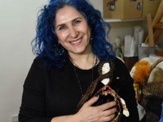 İzmir'de evlat hasretini bez bebeklerle dindirdi