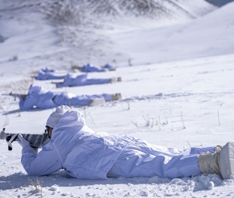 Özel harekat polisleri çetin kış şartlarına hazır