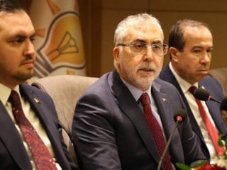 Vedat Işıkhan: Deprem bölgesinde sigortalı kişi sayısı  2 milyon 56 bin kişiye ulaştı