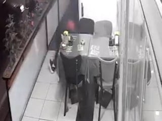 Kocaeli’de kebapçıya silahlı saldırı düzenlendi: Görüntüler ortaya çıktı