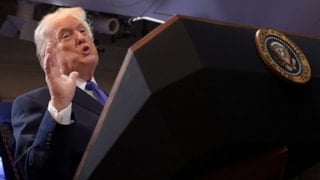 Yüksek Mahkeme'nin kararına kızan Trump tüm dünyaya ek vergi getirdi