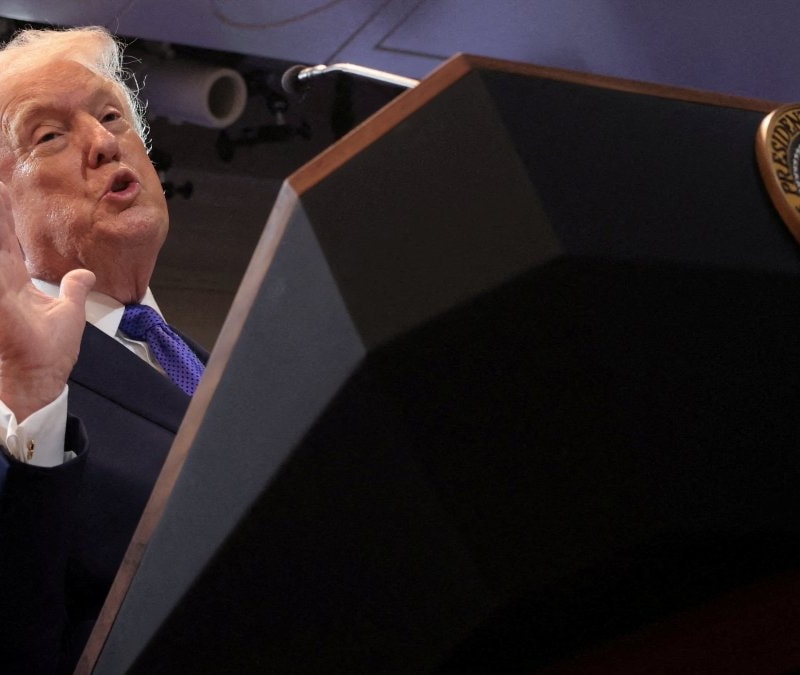 Yüksek Mahkeme'nin kararına kızan Trump tüm dünyaya ek vergi getirdi