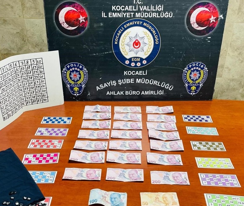 Kocaeli'de kumar oynayan 7 kişiye 81 bin 228 lira ceza kesildi