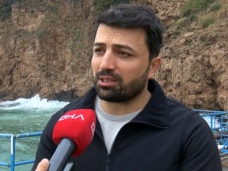 Antalya'da dalış yapan adam denizden büyü malzemesi çıkarıyor