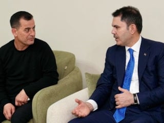 Murat Kurum, Gaziantep'te depremzede ailenin evine konuk oldu