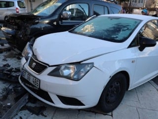 Nevşehir’de buzlu camla yola çıkan sürücü kaza yaptı