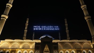 21 Şubat 2026 iftar ve teravih vakitleri: İl il belli oldu! Bugünkü ezan saatleri...