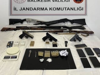 Balıkesir’de 52 adrese uyuşturucu operasyonu