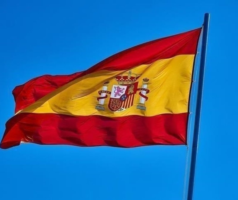 İspanya'da bazı belediyelerde burka ve peçe yasağı