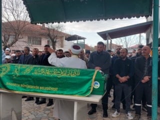 Sakarya'da ambar çatısından düşerek hayatını kaybeden yaşlı adam son yolculuğuna uğurlandı