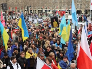 Fransa'da Ukrayna'ya destek yürüyüşü
