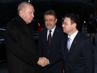 Akın Gürlek: Güçlü hukuk düzeni emeğin güvencesidir