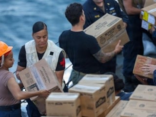 CENTCOM'dan "denizde ikmal" mesajı