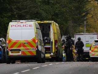 İngiltere'de cami çıkışında bıçaklı saldırı: 1 kişi hayatını kaybetti