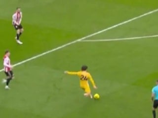 Premier Lig hesabından paylaşım! Ferdi Kadıoğlu'nun nefis şutu gündem oldu