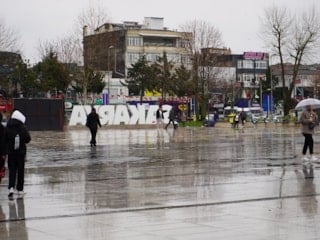 Sakarya'da kent genelinde yağmur ve kar yağışı etkili oldu