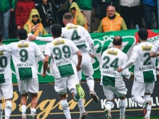 Bursaspor, 2. Lig'de yeniden zirveye çıktı