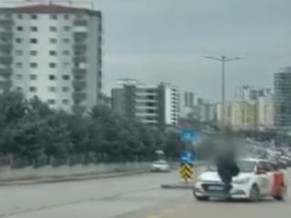 Ankara'da trafikte tartıştığı sürücüyü kaputta kilometrelerce sürükledi