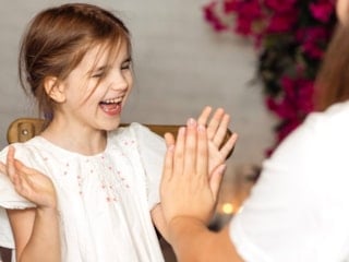 Çocuğa sürekli “aferin” demek sandığınız kadar masum olmayabilir