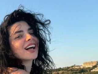 Merve Boluğur, Photoshop'u abarttı! Takipçileri yorum yağdırdı