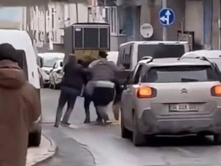 İstanbul'da davulcuların yumruk yumruğa kavgası kamerada