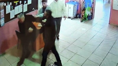 Bitlis'te veliler okul müdürlerine saldırdı: Görüntüler ortaya çıktı