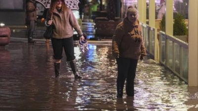 İzmir'de 16 yıllık yağış rekoru