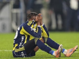 Fenerbahçeli futbolcuların kaçan galibiyete üzüntüsü