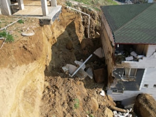 Denizli’de kaçak kazı, komşu binaları tehlikeye attı