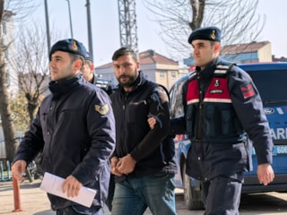 Bursa'da 10 ayrı hırsızlık suçundan aranan şüpheli yakayı ele verdi