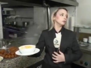 Muhabirin sakatat restoranında koku ile imtihanı