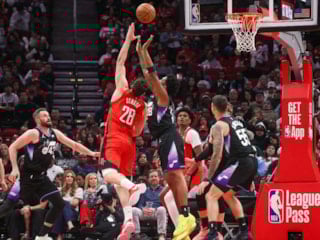 Houston Rockets, sahasında Utah Jazz'ı farklı yendi